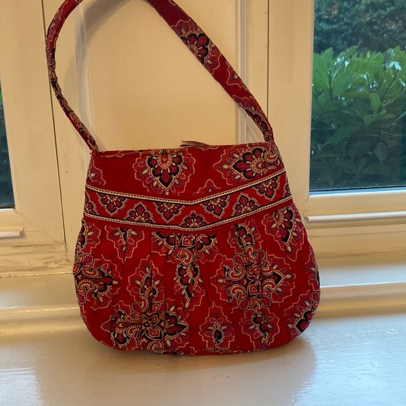 Vera Bradley bag. Retired Pattern - Picture 1 of 3